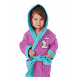 albornoz de rizo infantil con capucha, 100% algodón en color morado, suave y calentito para después e la ducha.