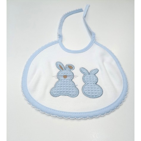 Babero Bordado Conejitos azul– Elegancia y Suavidad para tu Bebé