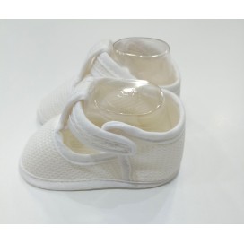 Patucos de bebé de verano blancos