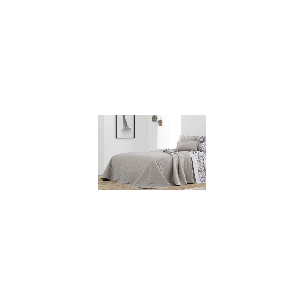 Colcha Bouti lisa en color beige – Elegancia y Confort Todo el Año