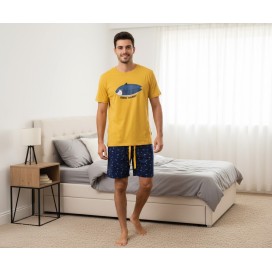 Pijama para Hombre – Camiseta Amarilla con Estampado de Tiburón + Short Azul Marino con Diseño Divertido