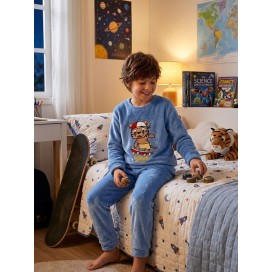 Pijama infantil de coralina “Skate Park” – azul, cálido y divertido