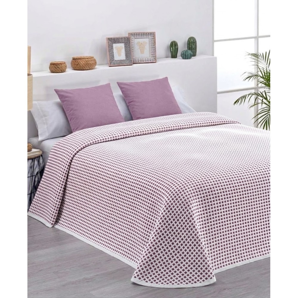 Colcha Jacquard Altea Granate – Elegancia Geométrica y Confort Diario