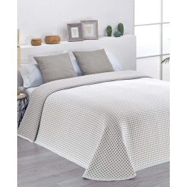 Colcha Jacquard Altea Beige – Calidez Atemporal y Luminosidad para tu Cama
