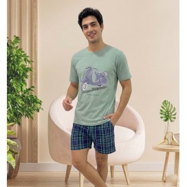 Pijama de Hombre 100% Algodón "sergio" - Conjunto Verano Camiseta Verde Salvia con Scooter y Pantalón de Cuadros