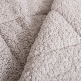 Edredón Jacquard Sherpa Cedric (Gris) – Karamelo
