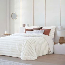 Conforter Cedric color blanco con relieve – Fun&Deco