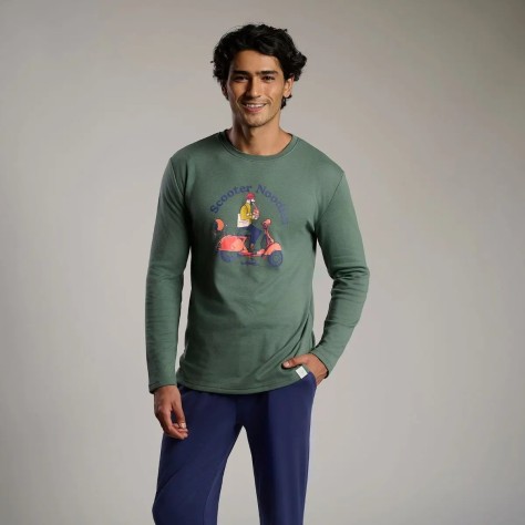 Pijama de hombre "SCOOTER NOODLES" en color verde - muydemi