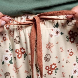 Pijama de mujer de algodón “HELLO AUTUMN” en tono verde - muydemi